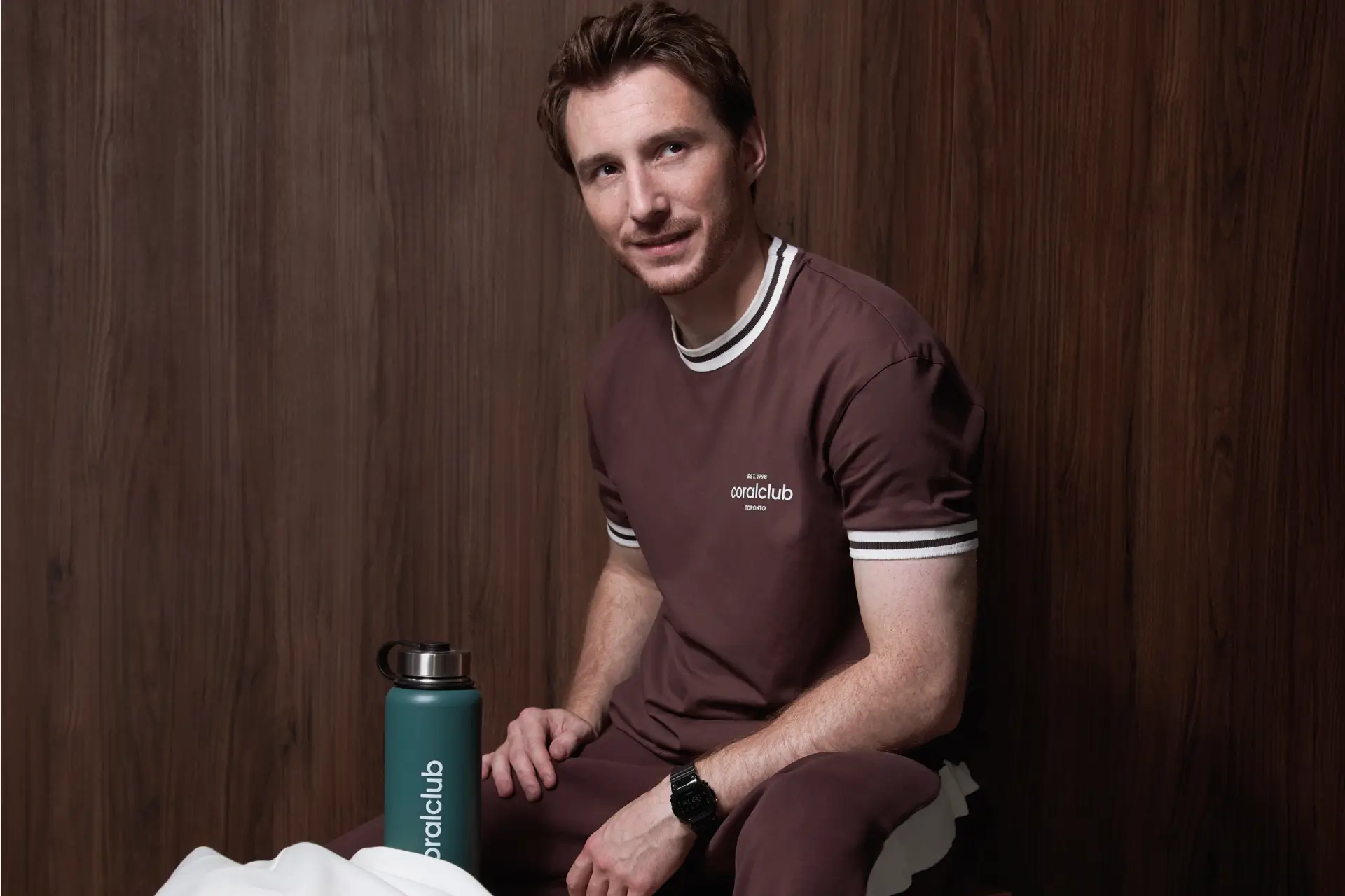 T-shirt straight brown (The SS26 Merch Collection)